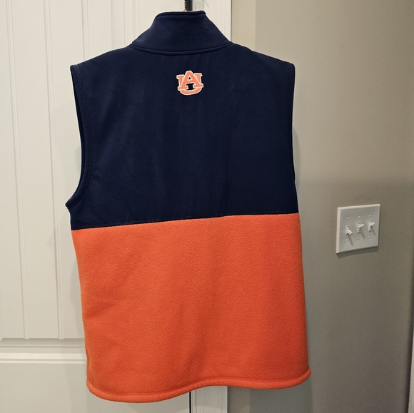 Men's Auburn Vest - Picture 2 of 3